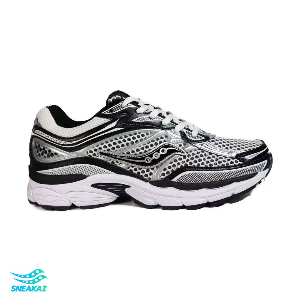 Saucony ProGrid Omni 9 — Noir, argent et lilas — Sneakaz