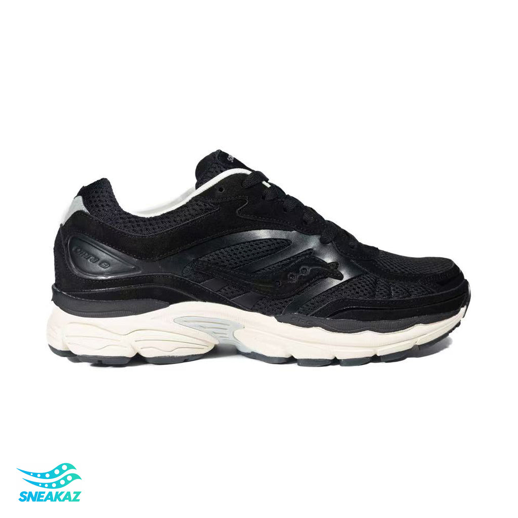 Saucony ProGrid Omni 9 — Noir et semelle crème — Sneakaz