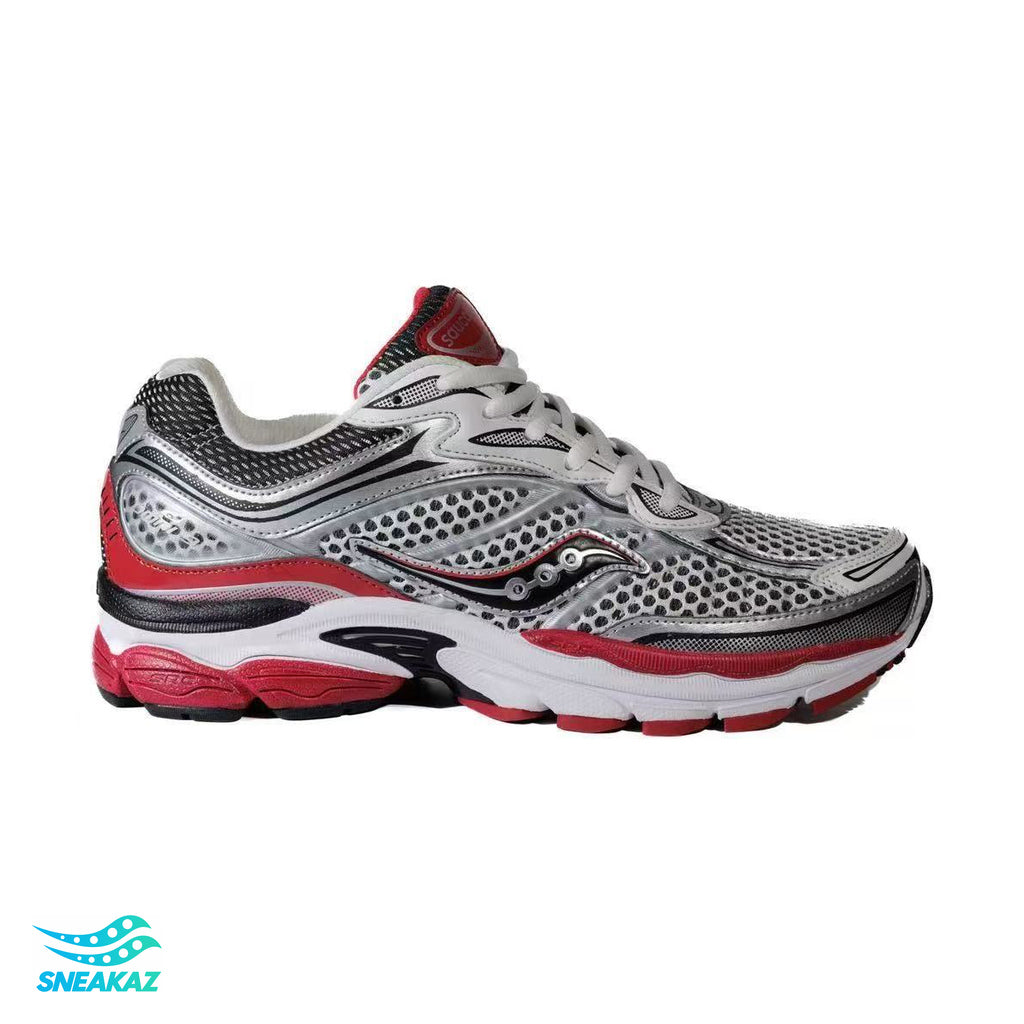 Saucony ProGrid Omni 9 — Gris argent, noir et rouge — Sneakaz